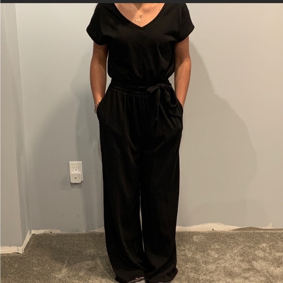 Cuddl Duds, Crinkle Jersey V -Neck Jumpsuit with Tie Front detail. - Picture 9 of 10